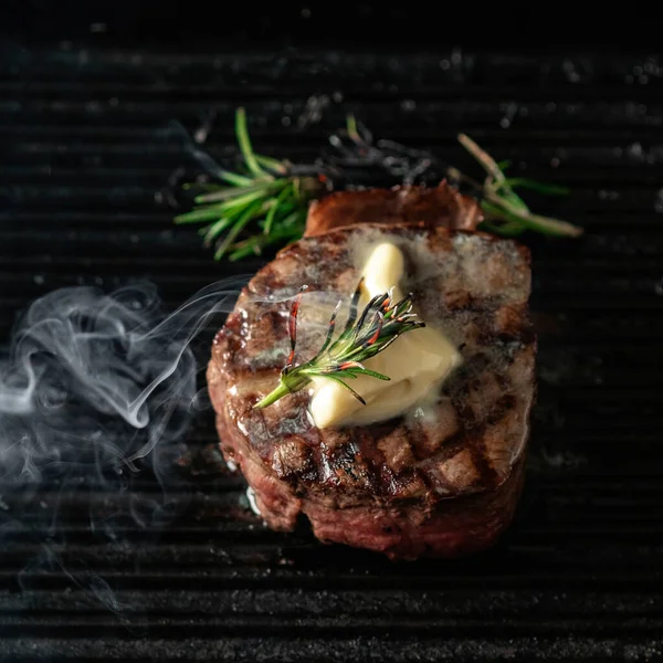 Steaming Beef Tenderloin Steak Grilled Grill Pan Text Copy Space — Stock Photo, Image