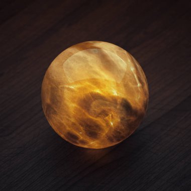 3D çizim. Tablo topa benlik ışıklı kırmızı onyx.