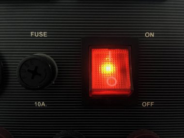 Kırmızı ışıkta geçmek için güç ve aralığı sigorta