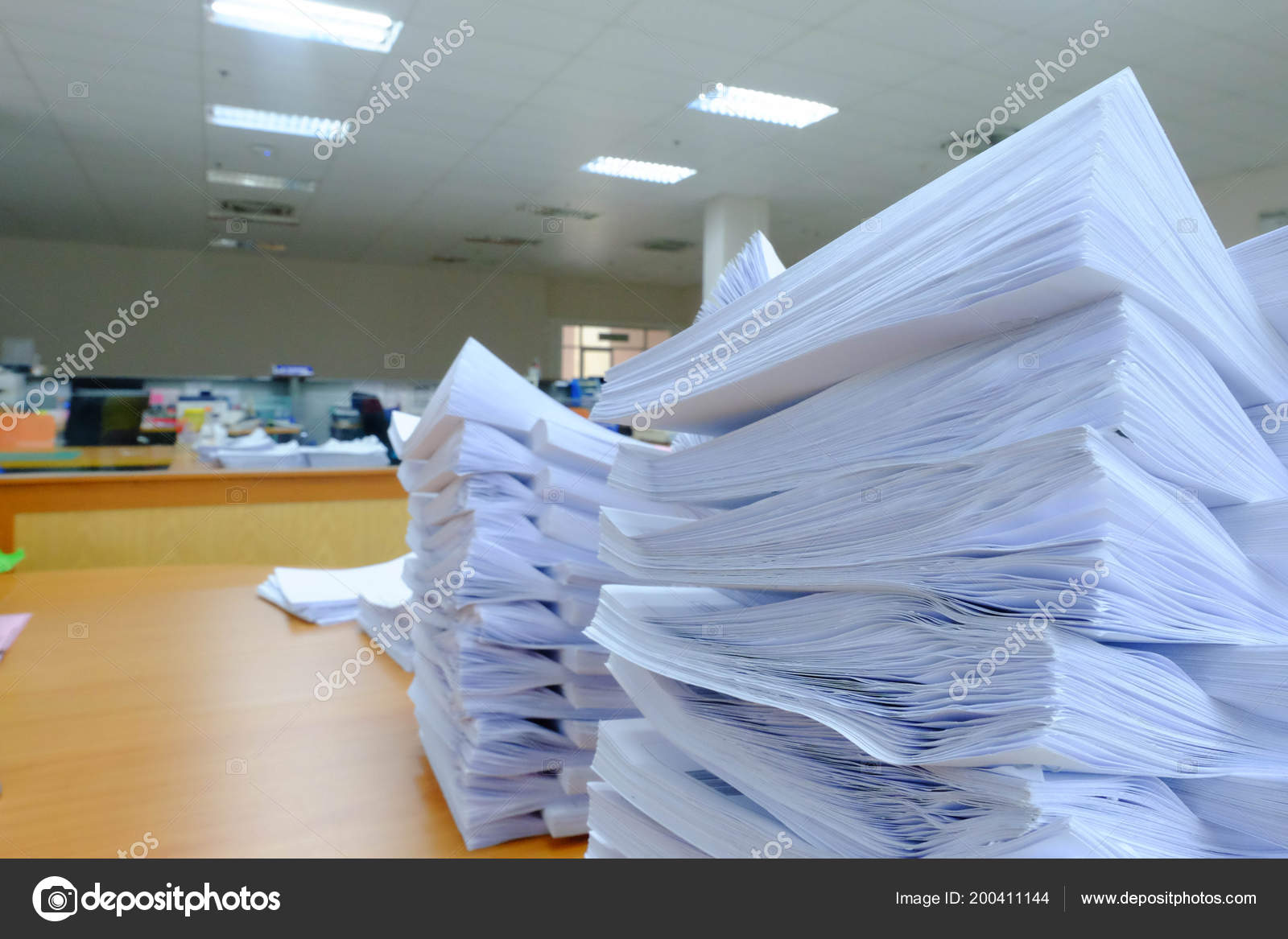 Paper Stack Documents Desk Stock Photo C E22xua Th 200411144