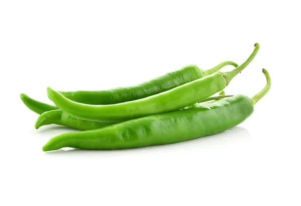 Πράσινες Πιπεριές Λευκό Φόντο — Φωτογραφία Αρχείου