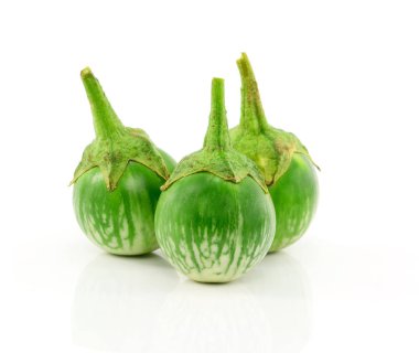 patlıcan beyaz arkaplanda izole edildi