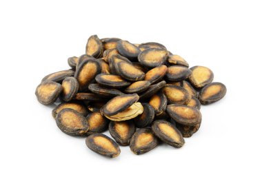 beyaz arkaplanda kuru karpuz tohumu