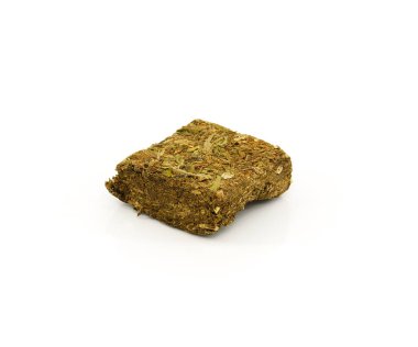Beyaz arka planda izole edilmiş tıbbi marihuana. Tedavi edici ve tıbbi esrar.