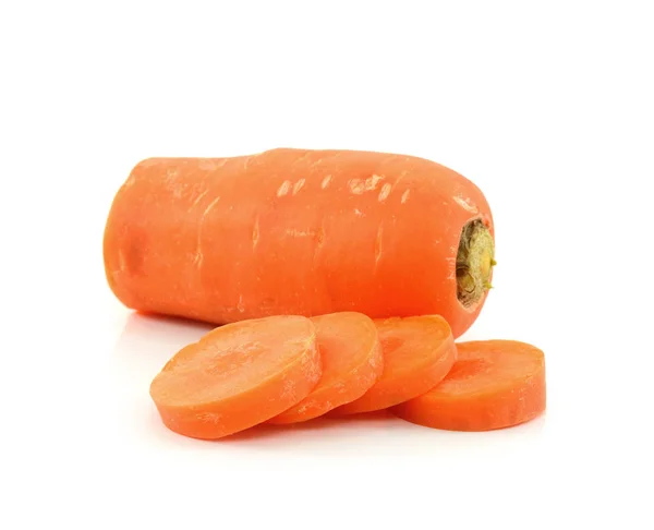 Нарезанная Морковь Изолированная Белом — стоковое фото