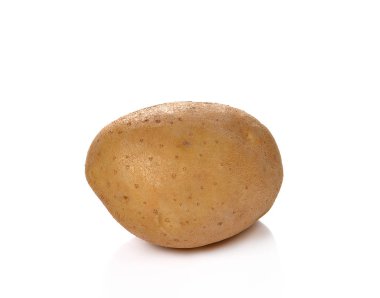 beyaz arkaplanda patates