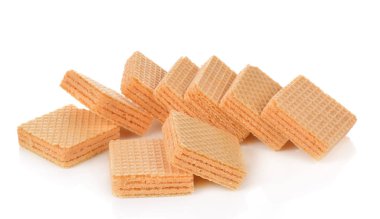 Beyaz arka planda izole edilmiş waffle tatlısı.
