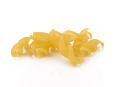 makarna makarna yakın beyaz arka plan üzerinde izole