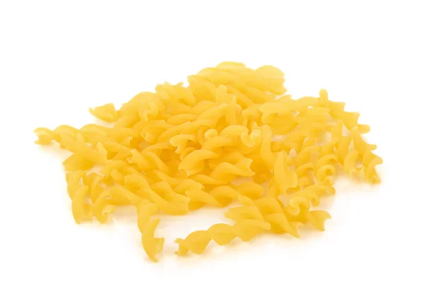 Macaroni pasta close up geïsoleerd op witte achtergrond — Stockfoto