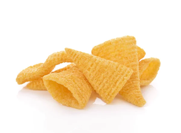 Mais-Snacks auf weißem Hintergrund — Stockfoto