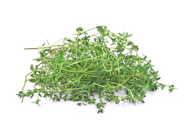 Kekik taze otlar beyaz arka planda izole edilmiş..