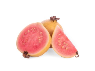 Beyaz arkaplanda izole edilmiş taze guava meyveleri