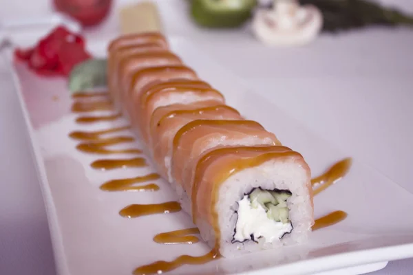 Sushi Rolle Ingwer Wasabi Und Sauce — Stockfoto