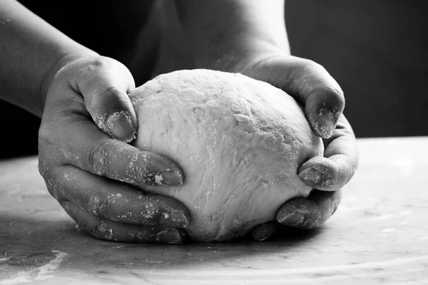 Male Baker Kneading Dough Table — Stock Photo, Image