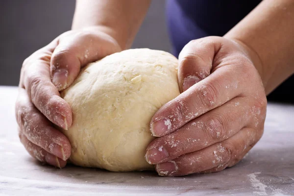 Close Baker Hands Preparing Dough — Stockfoto