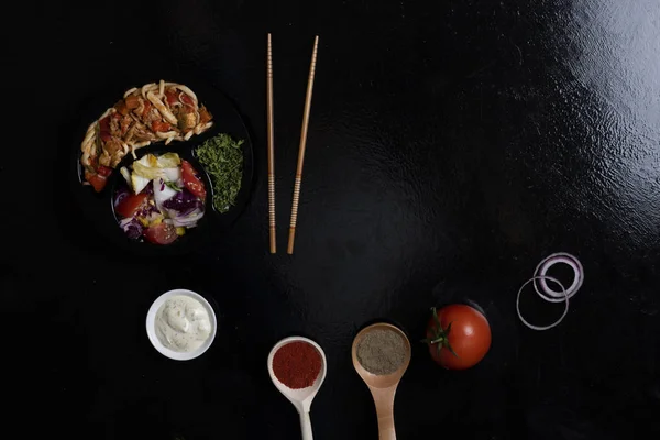 ready meal to eat, noodles and spices