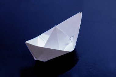 beyaz kağıt tekne floap, origami
