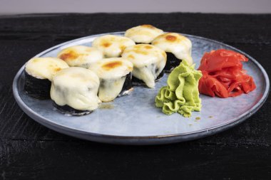 Masada taze suşi var. Kapatın. 