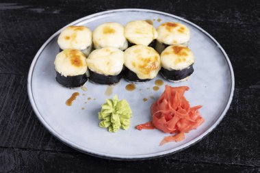 Masada taze suşi var. Kapatın. 