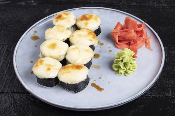 Masada taze suşi var. Kapatın. 