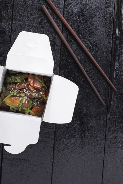 Noodles Wok Meat Vegetables Box — Stockfoto
