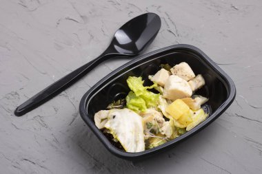 tavuklu ve sebzeli makarna