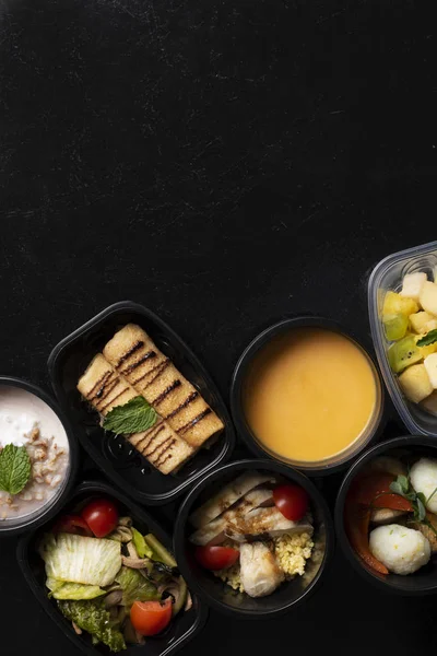 健康的な昼食を容器に入れなさい トップ表示 ロイヤリティフリーのストック画像