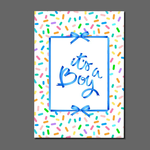 Es ist ein Junge. Schriftzug auf Geburtstagstorte bestreut Muster. Schleifen — Stockvektor