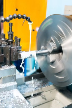 Hidrolik Tornalı metal işleme sektöründe iş başında