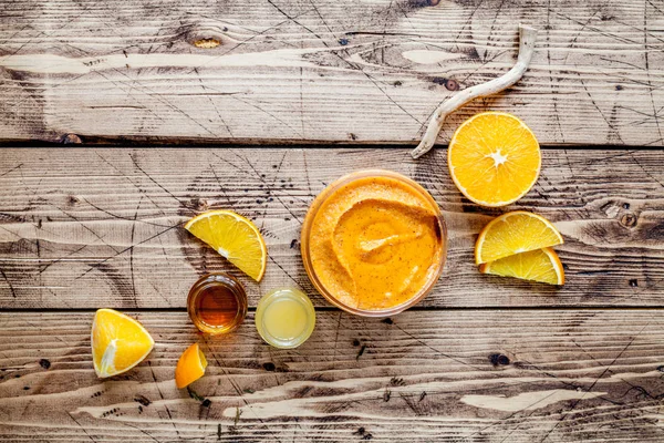 Turuncu malzemelerle organik kozmetik