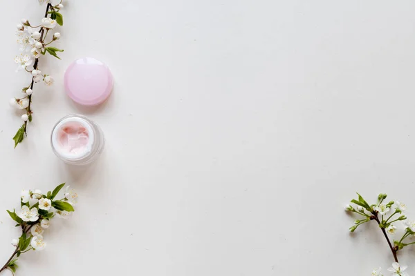 Doğal maddeler ile Organik kozmetik, düz yatıyordu