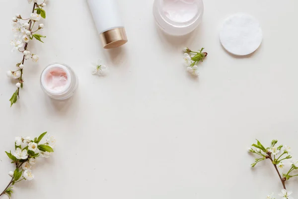 Doğal maddeler ile Organik kozmetik, düz yatıyordu