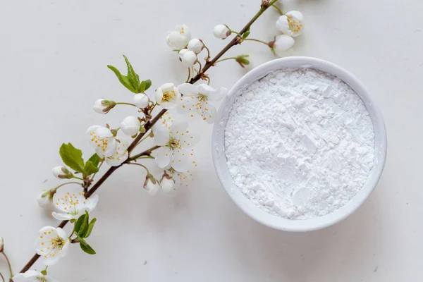 Organik kozmetik konsepti. Aljinat maskesi.