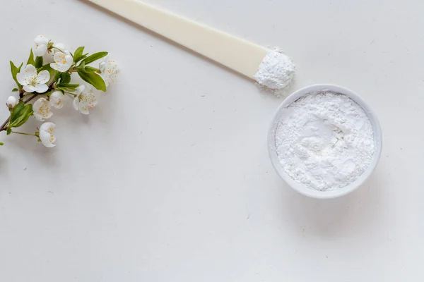 Organik kozmetik konsepti. Aljinat maskesi.