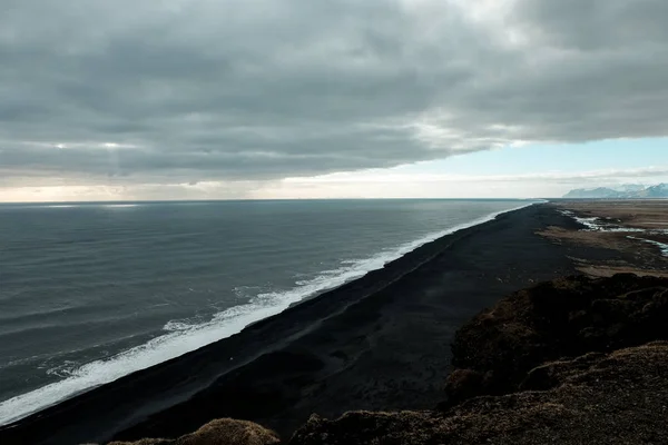 冰岛黑色海滩和海洋 — 图库照片