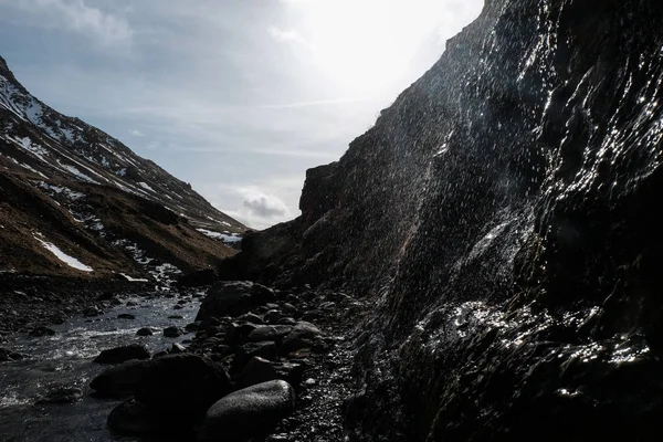 Nascer Sol Entre Montanhas Islândia Fria — Fotografia de Stock