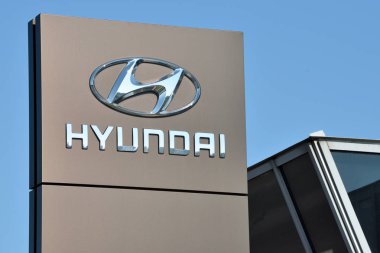 Vilnius, Litvanya - 16 Mayıs: Vilnius Litvanya Hyundai logo üzerinde 16 Mayıs 2018. Bir Güney Koreli çok uluslu otomotiv üreticisi Hyundai olduğunu.