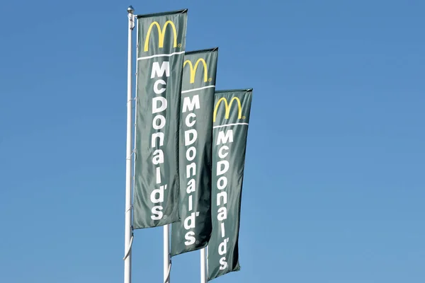 Vilnius Lithuania May Mcdonalds Logo Flags May 2018 Vilnius Lithuania — Stock Photo, Image