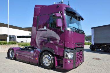 Vilnius, Litvanya - 16 Mayıs: Vilnius Litvanya Renault kamyon üzerinde 16 Mayıs 2018. Renault otomobil, minibüs, otobüs ve kamyon üreten bir Fransız otomobil üreticisidir