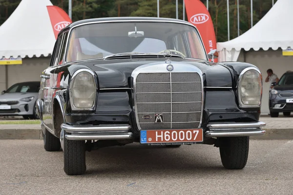 Vilnius Lituania Mayo Coche Mercedes Benz Época Mayo 2018 Vilnius —  Fotos de Stock