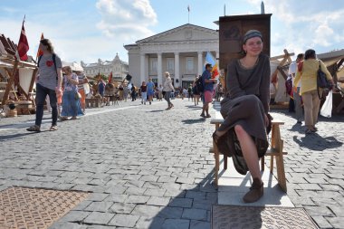 Vilnius, Litvanya, 18 Ağustos: Bilinmeyen insanlar Fuarı'nda geleneksel St. Bartholomews üzerinde 18 Ağustos 2018 Vilnius, Litvanya. Vilnius Litvanya ve yüzölçümü en büyük şehri başkenti olduğunu.
