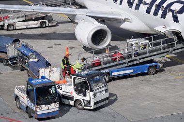 Helsinki, Finlandiya - 22 Ağustos: uçak Helsinki-Vantaa Airport, 22 Ağustos 2018 hizmet. Helsinki Havaalanı Ana Uluslararası Havaalanı Finlandiya'dır