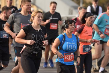 Vilnius, Litvanya - 9 Eylül: Vilnius Litvanya Vilnius Old Town 9 Eylül 2018 üzerinde tanımlanamayan kaçakçıları grubudur. Vilnius Litvanya ve yüzölçümü en büyük şehri başkenti olduğunu.