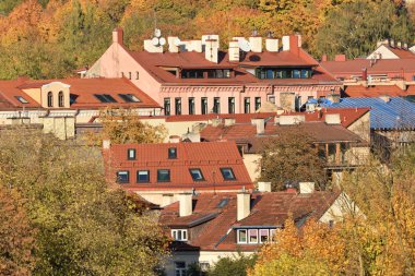 Vilnius Old Town sonbahar. Eski Şehir, Vilnius Kuzey Avrupa'nın en büyük hayatta kalan ortaçağ eski şehirlerinden biri