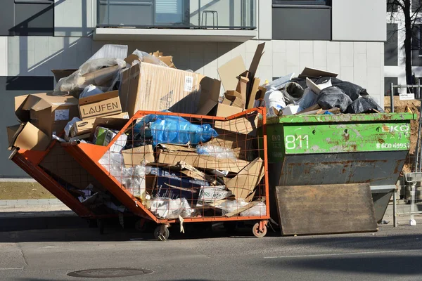 Vilnius Lithuania October Full Construction Rubbish Bin October 2018 Vilnius — Stock Photo, Image