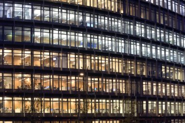 Vilnius, Litvanya, 31 Ekim: 31 Ekim 2018 Vilnius, Litvanya Bina Modern ofis. Vilnius Litvanya ve yüzölçümü en büyük şehri başkenti olduğunu.