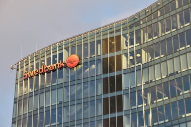 Vilnius, 31 Ekim: Office ve logosu Vilnius Litvanya üzerinde 31 Ekim 2018 ekliyoruz. Swedbank İsveç Estonya Letonya ve Litvanya önde gelen bankadır