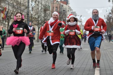 Vilnius, Litvanya - 16 Aralık: Rayları üzerinde 16 Aralık 2018 geleneksel Vilnius Noel yarış Vilnius, Litvanya