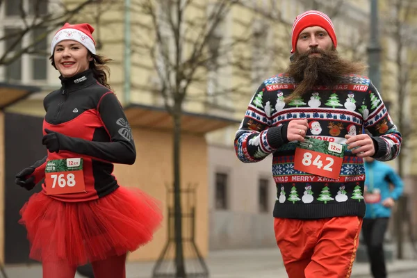 Vilnius Lituânia Dezembro Corredores Tradicional Corrida Natal Vilnius Dezembro 2018 — Fotografia de Stock