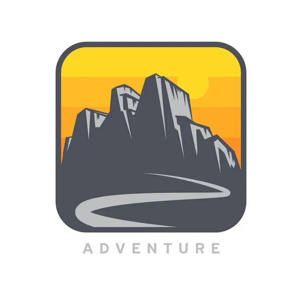 Logotipo Montaña Etiqueta Insignia Otro Diseño Muestra Símbolo Aventura Aire — Vector de stock